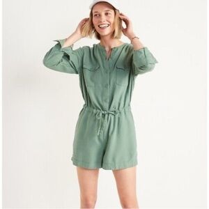 NWT Old Navy Women’s Utility Jumpsuit 💚